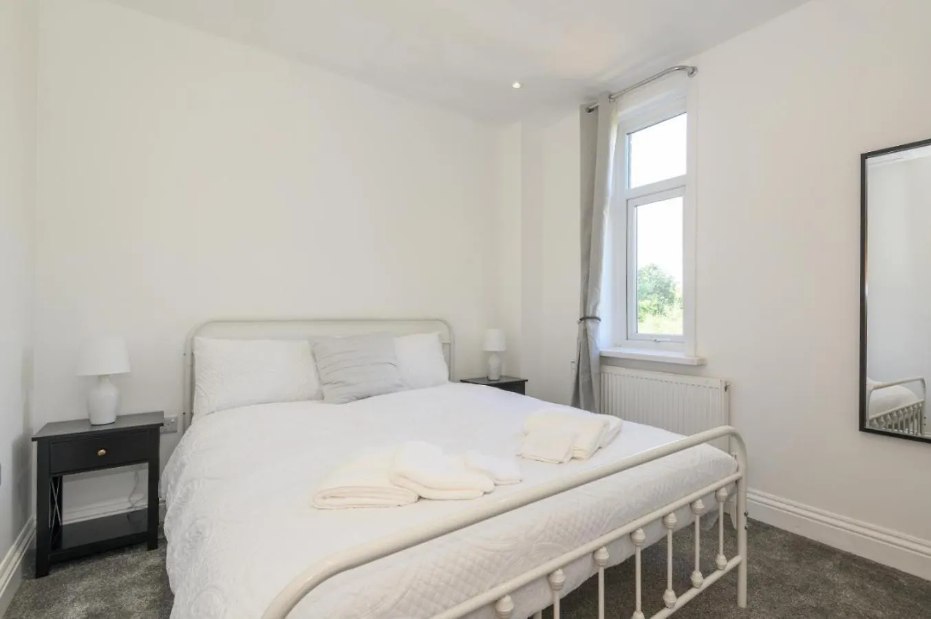 Cosy Home With Garden And Parking, Yorkshire Fox Retreat Mirfield Appartement